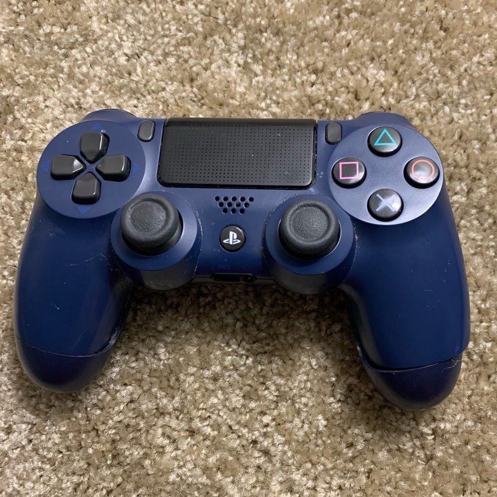 Sony Playstation 4 DualShock wireless controller Midnight Blue